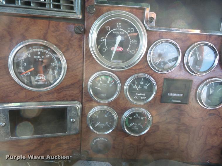 image for item BW9632 1996 Peterbilt 379 truck cab