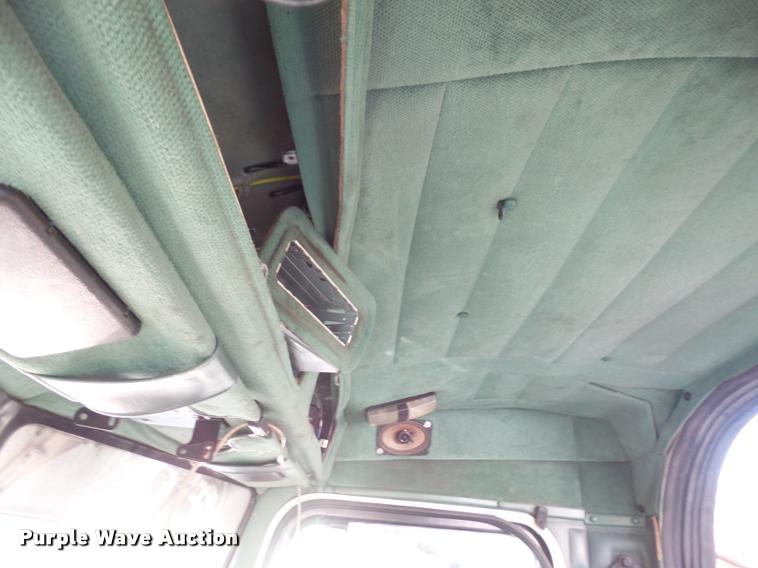 image for item BW9632 1996 Peterbilt 379 truck cab