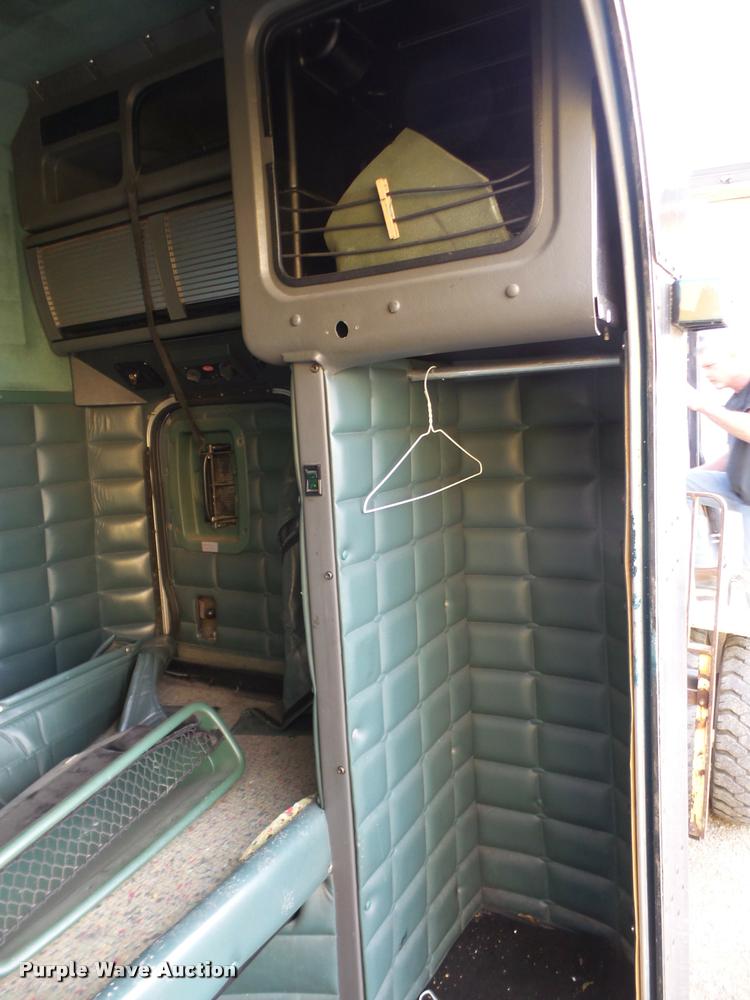 image for item BW9633 1996 Peterbilt Unibilt sleeper