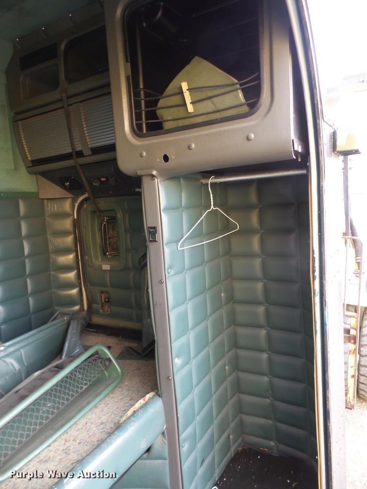 image for item BW9633 1996 Peterbilt Unibilt sleeper