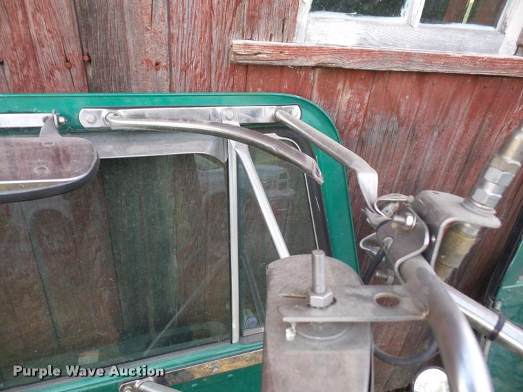 image for item BW9634 2000 Peterbilt 379 parts