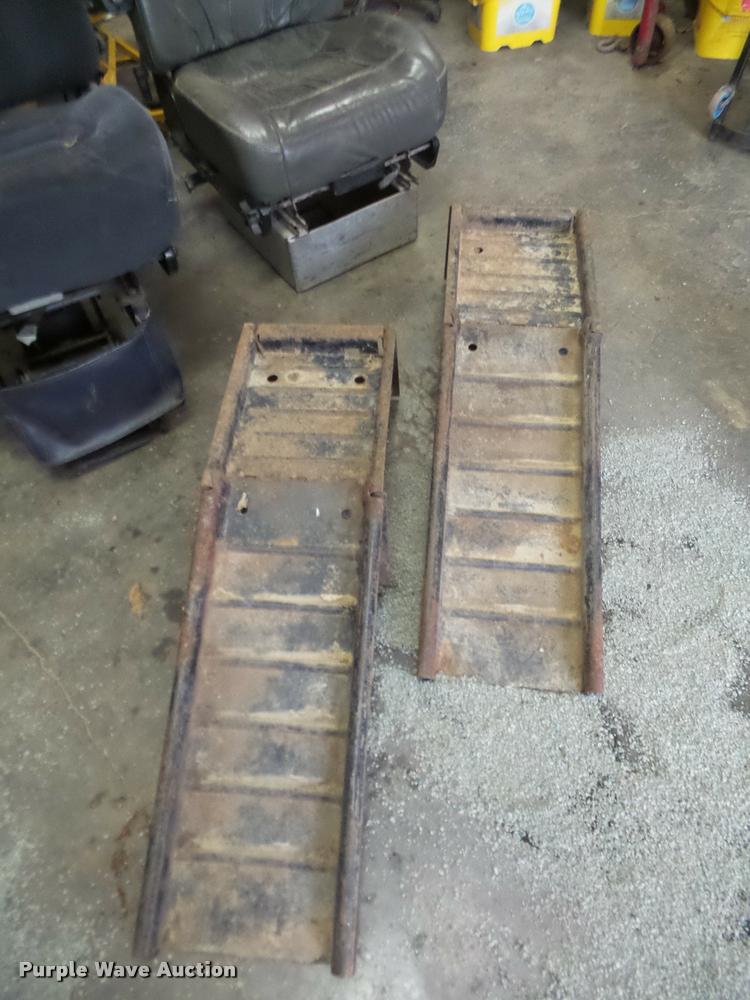 image for item BW9635 (2) air ride seats