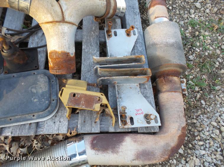 image for item BW9635 (2) air ride seats