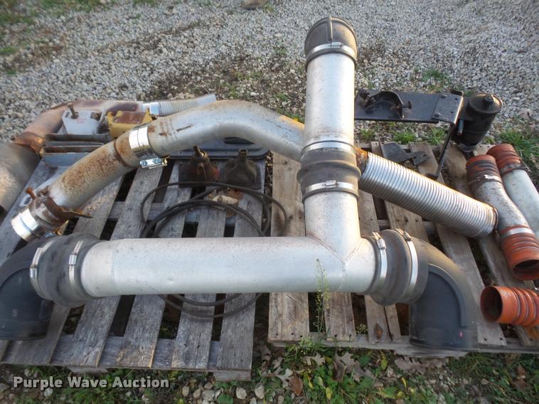 image for item BW9635 (2) air ride seats