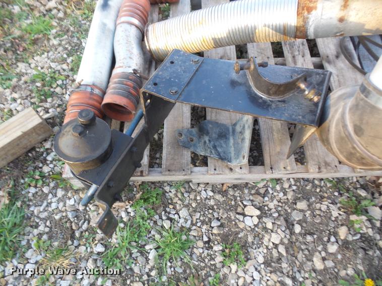 image for item BW9635 (2) air ride seats