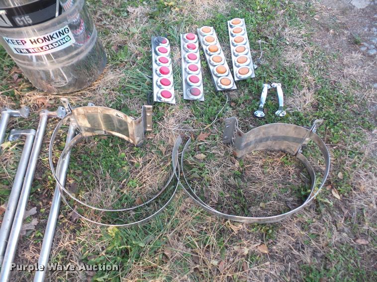 image for item BW9637 2000 Peterbilt 379 parts