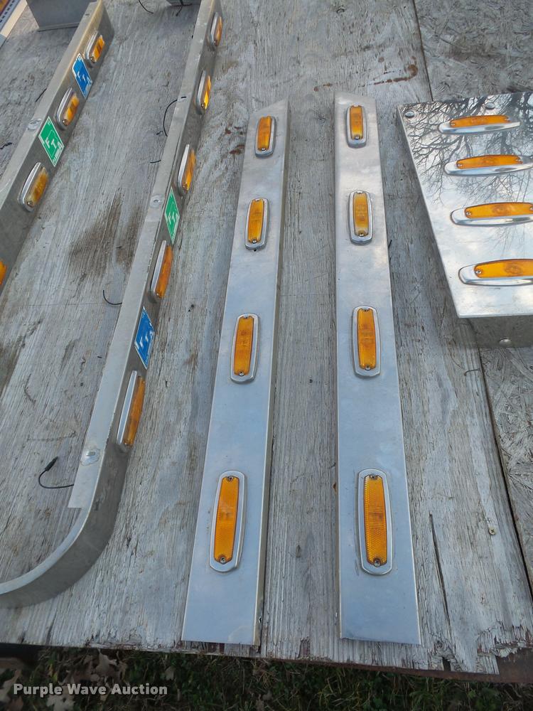 image for item BW9637 2000 Peterbilt 379 parts