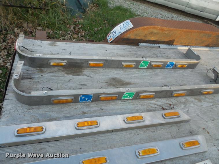 image for item BW9637 2000 Peterbilt 379 parts