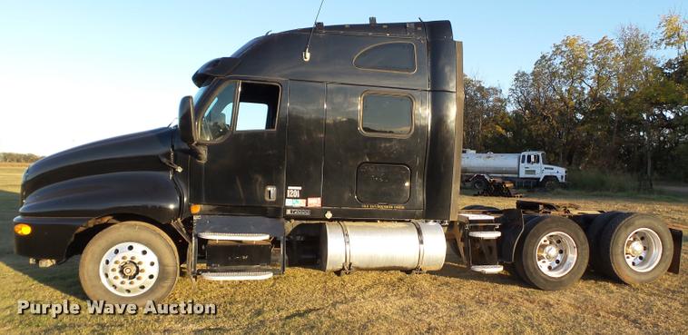 image for item BZ9240 2001 Kenworth T2000 semi truck