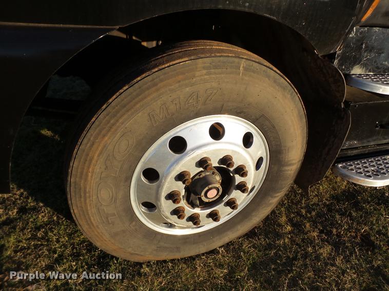 image for item BZ9240 2001 Kenworth T2000 semi truck