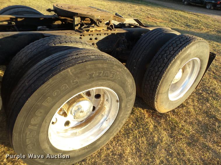 image for item BZ9240 2001 Kenworth T2000 semi truck