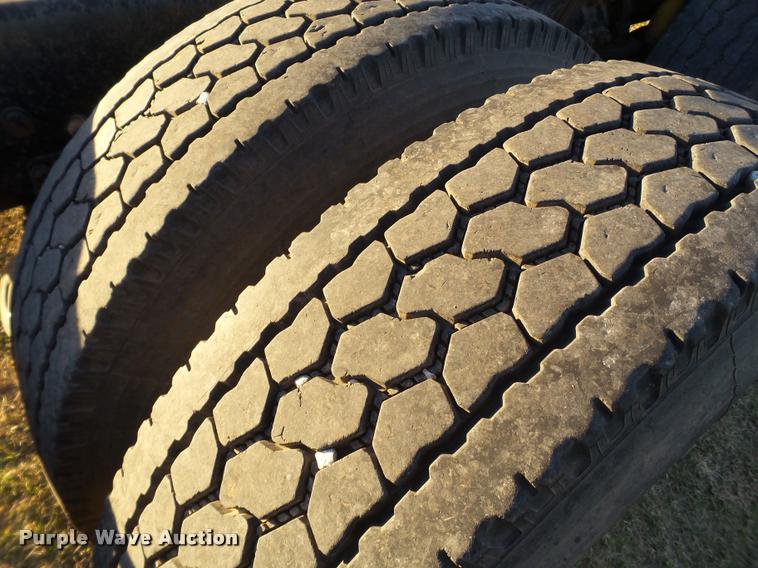 image for item BZ9240 2001 Kenworth T2000 semi truck