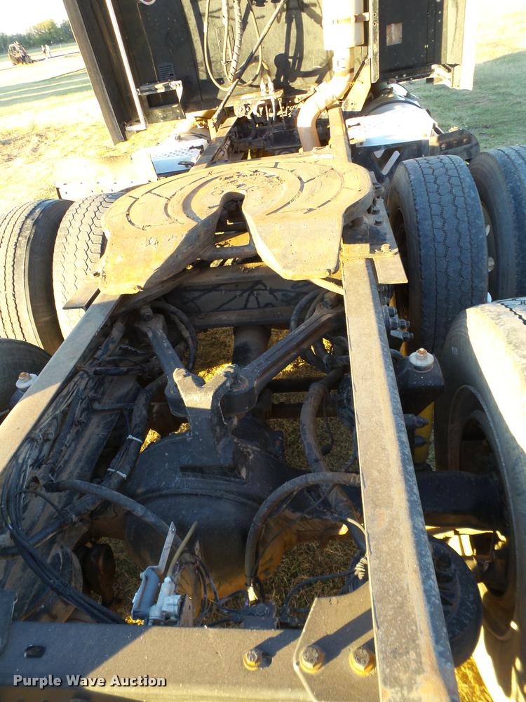 image for item BZ9240 2001 Kenworth T2000 semi truck