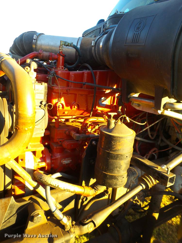 image for item BZ9240 2001 Kenworth T2000 semi truck