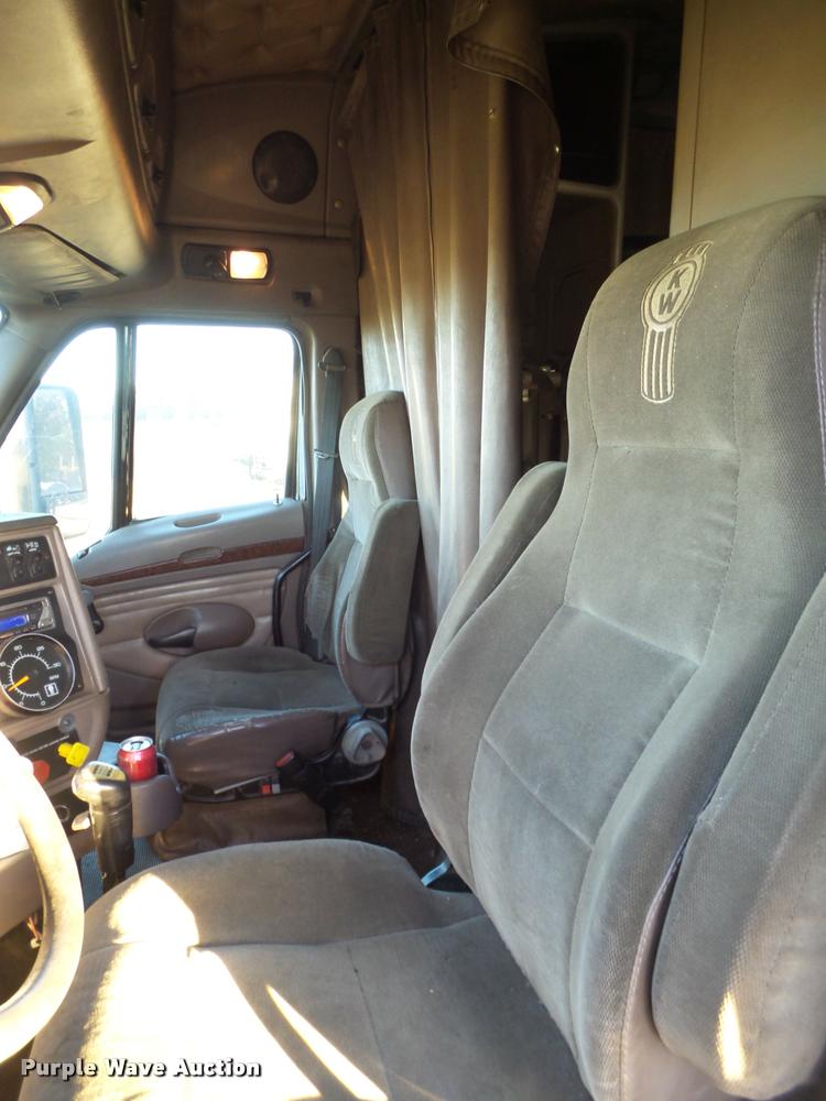 image for item BZ9240 2001 Kenworth T2000 semi truck