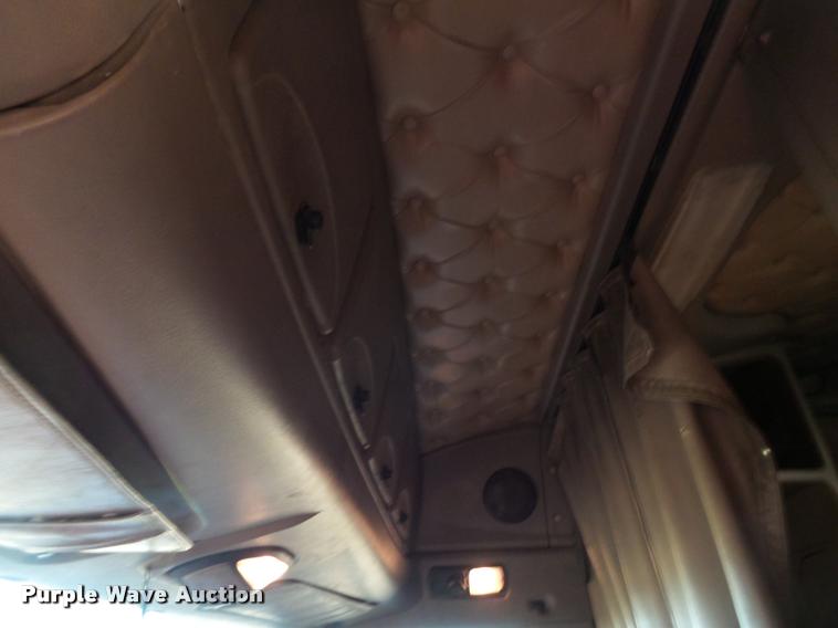 image for item BZ9240 2001 Kenworth T2000 semi truck