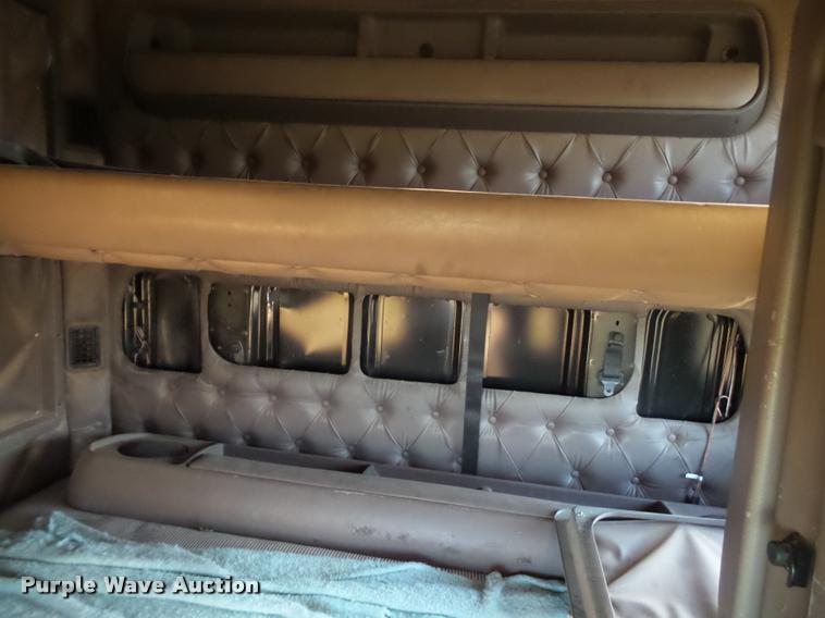 image for item BZ9240 2001 Kenworth T2000 semi truck