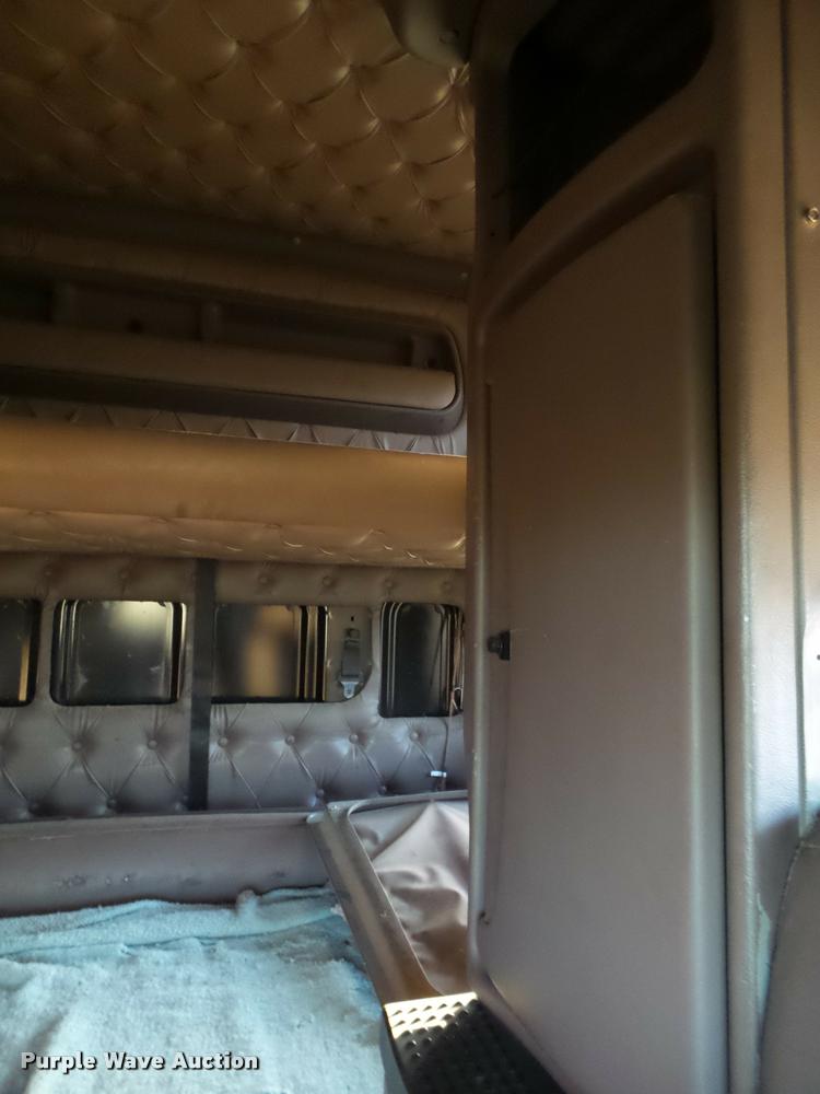 image for item BZ9240 2001 Kenworth T2000 semi truck