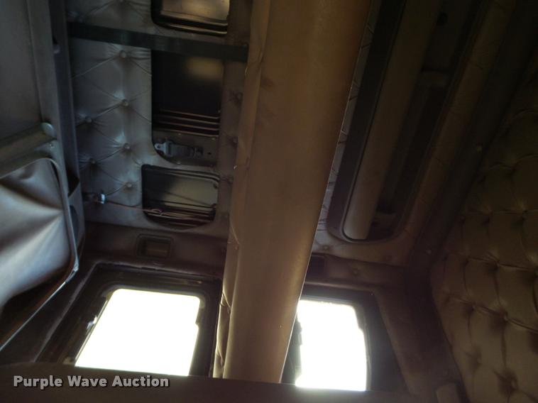 image for item BZ9240 2001 Kenworth T2000 semi truck