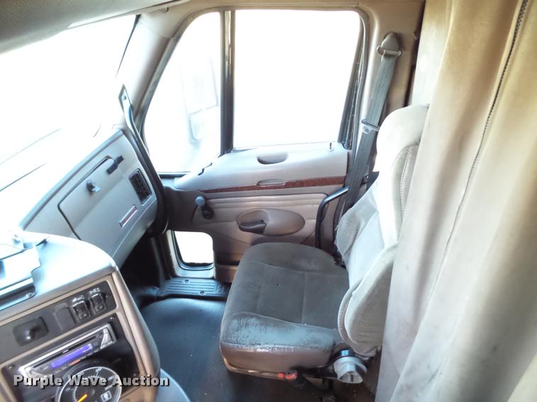 image for item BZ9240 2001 Kenworth T2000 semi truck