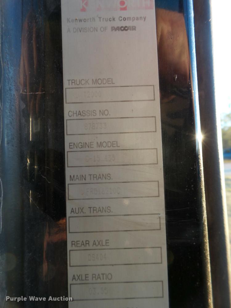 image for item BZ9240 2001 Kenworth T2000 semi truck
