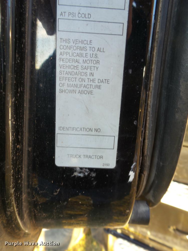 image for item BZ9240 2001 Kenworth T2000 semi truck