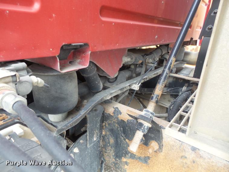 image for item DA3823 2003 Volvo VNM semi truck