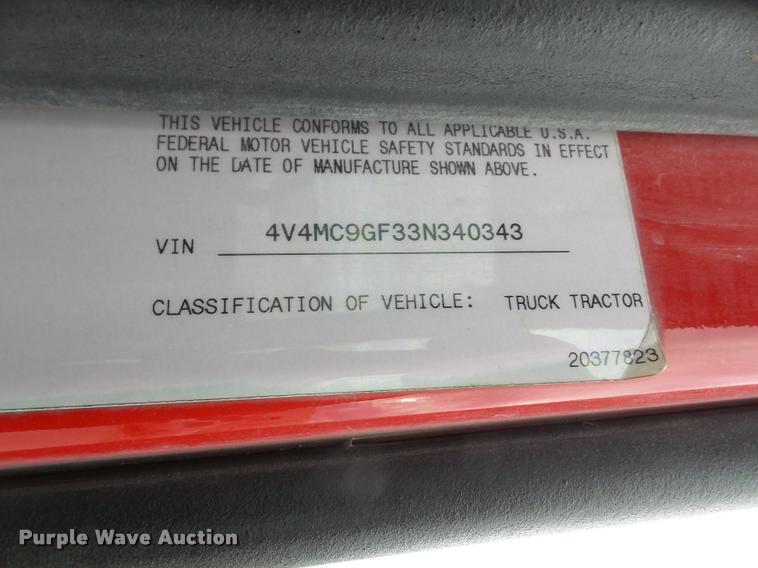 image for item DA3823 2003 Volvo VNM semi truck