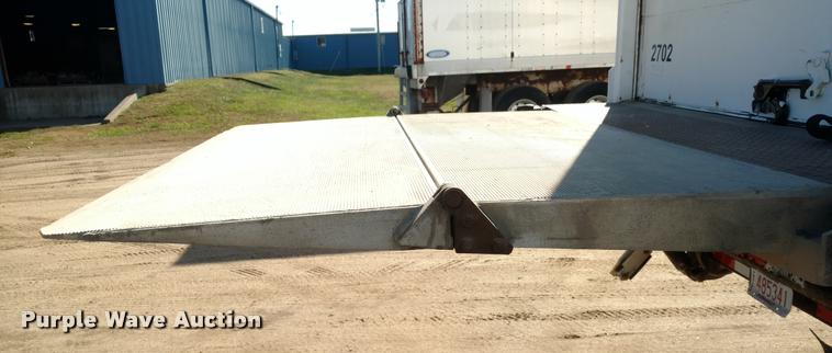 image for item DA4407 1994 Fruehauf dry van trailer