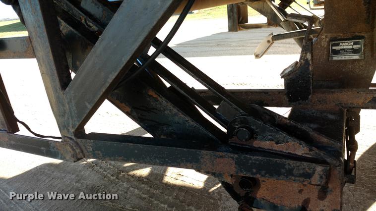 image for item DA4407 1994 Fruehauf dry van trailer