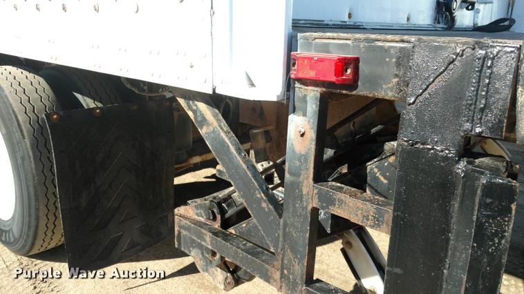 image for item DA4407 1994 Fruehauf dry van trailer