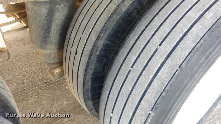 image for item DA4407 1994 Fruehauf dry van trailer