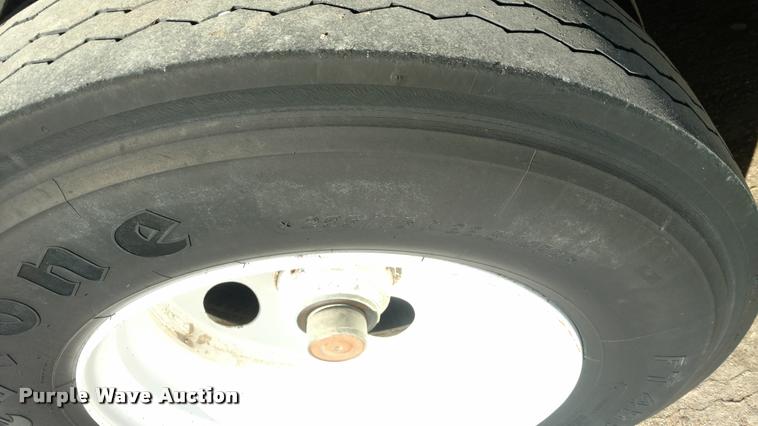 image for item DA4407 1994 Fruehauf dry van trailer