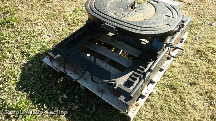 image for item DA4409 Holland air operated sliding fifth wheel plate