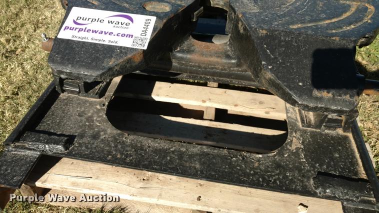 image for item DA4409 Holland air operated sliding fifth wheel plate