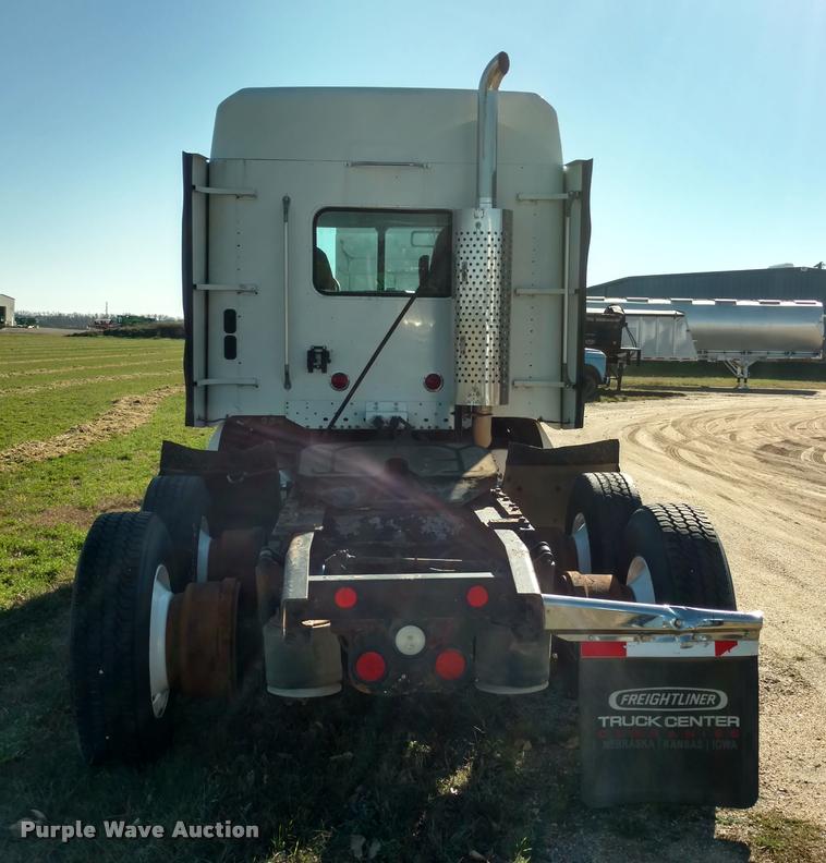 image for item DA4410 2004 Freightliner Century semi truck