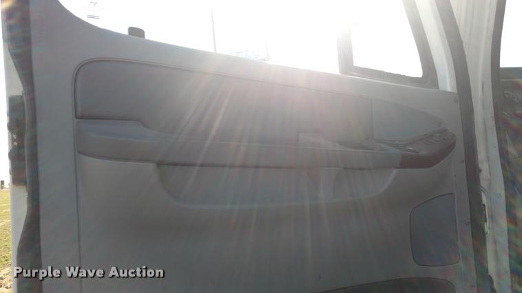 image for item DA4410 2004 Freightliner Century semi truck