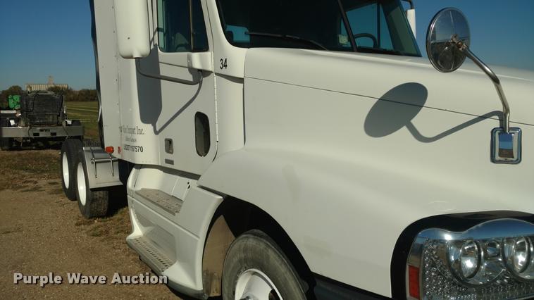image for item DA4410 2004 Freightliner Century semi truck