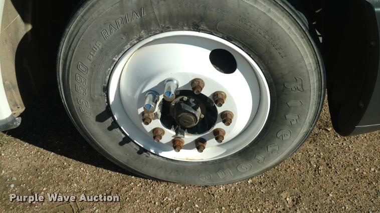 image for item DA4410 2004 Freightliner Century semi truck