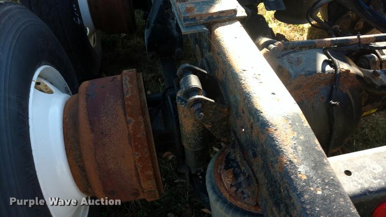 image for item DA4410 2004 Freightliner Century semi truck