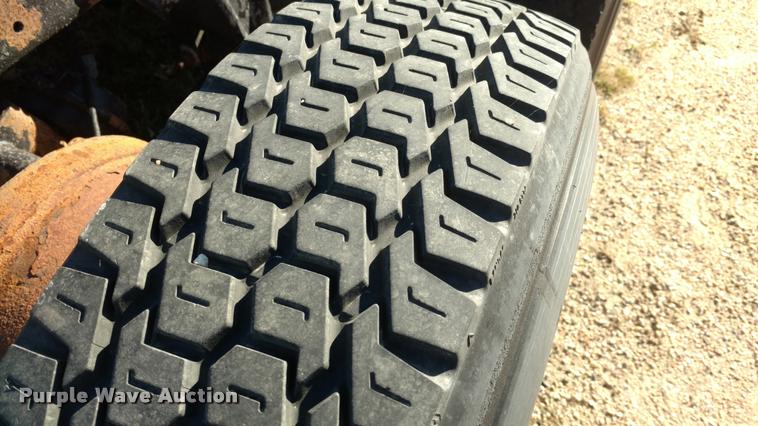 image for item DA4410 2004 Freightliner Century semi truck