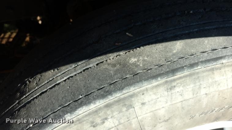 image for item DA4410 2004 Freightliner Century semi truck