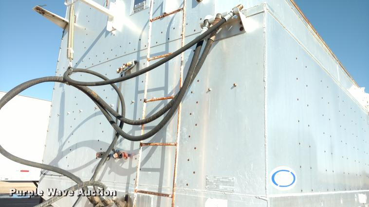 image for item DA4412 1995 Ledwell feed delivery trailer