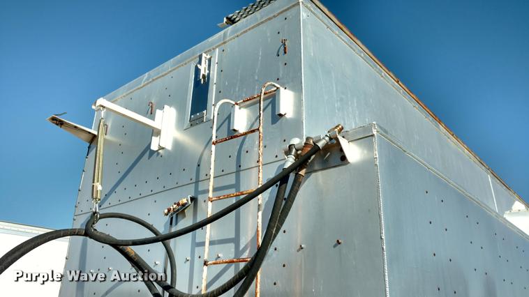 image for item DA4412 1995 Ledwell feed delivery trailer