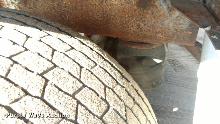 image for item DA4412 1995 Ledwell feed delivery trailer