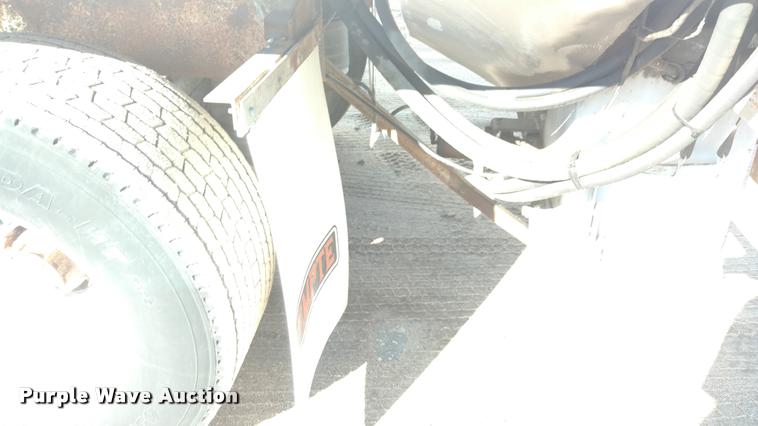 image for item DA4412 1995 Ledwell feed delivery trailer