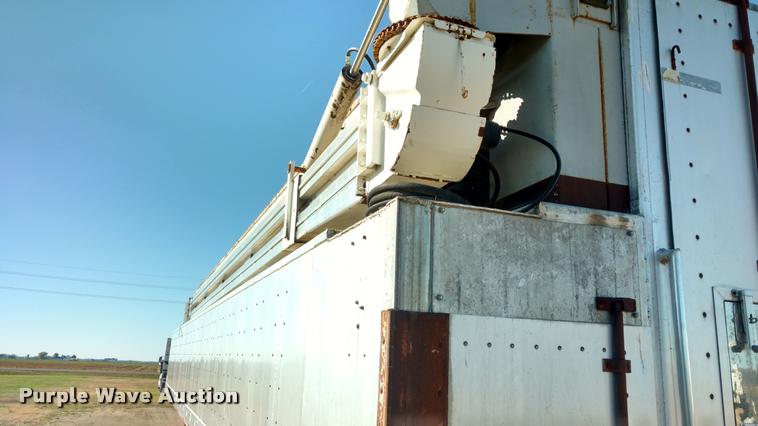 image for item DA4412 1995 Ledwell feed delivery trailer