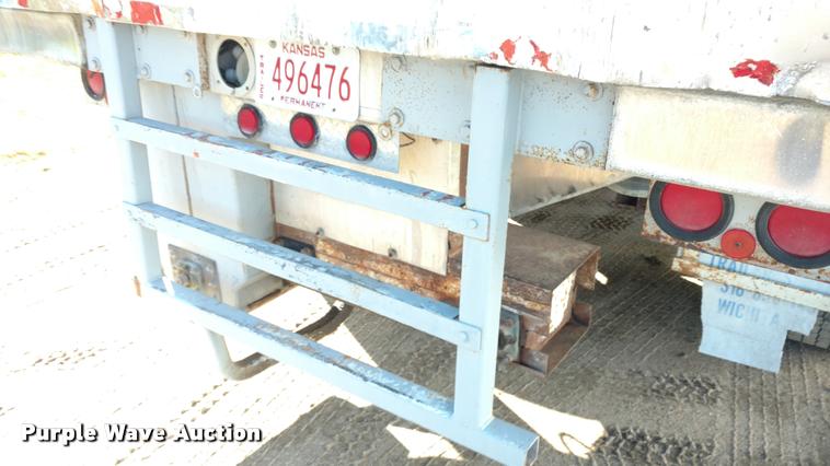 image for item DA4412 1995 Ledwell feed delivery trailer