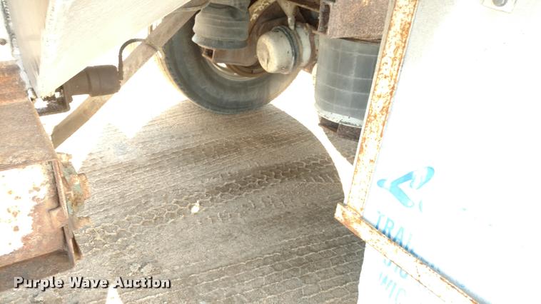 image for item DA4412 1995 Ledwell feed delivery trailer