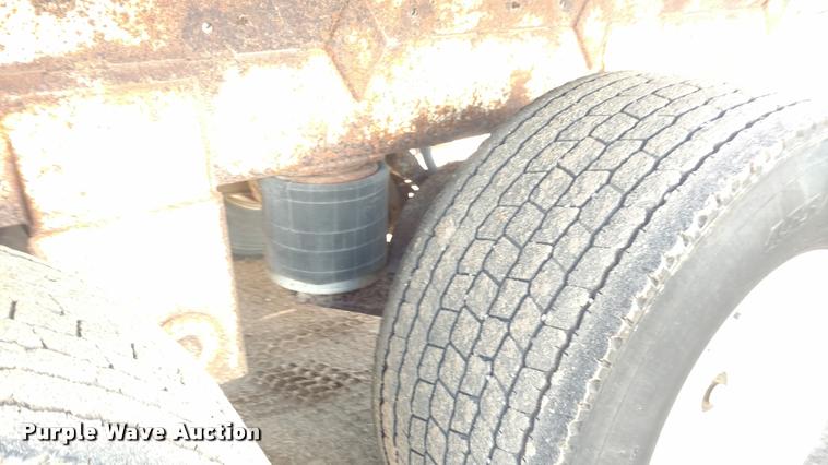 image for item DA4412 1995 Ledwell feed delivery trailer